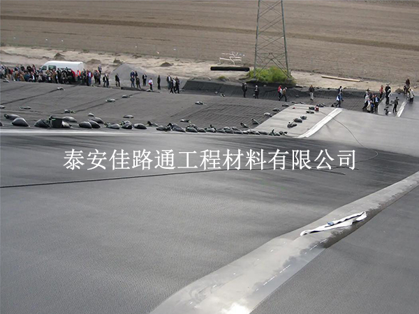 污水處理防滲膜裁剪不浪費(fèi)還防漏？5 個(gè)